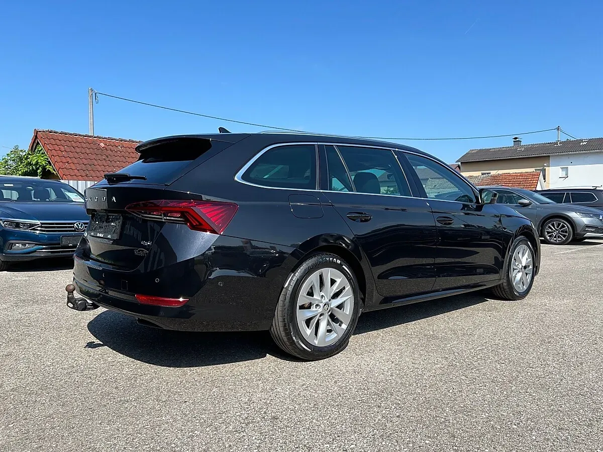Skoda Octavia 2023 photo 3