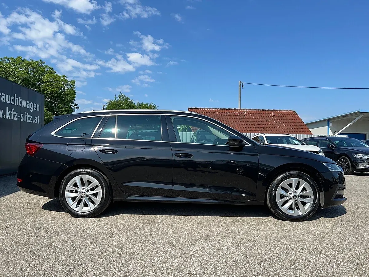 Skoda Octavia 2023 photo 2