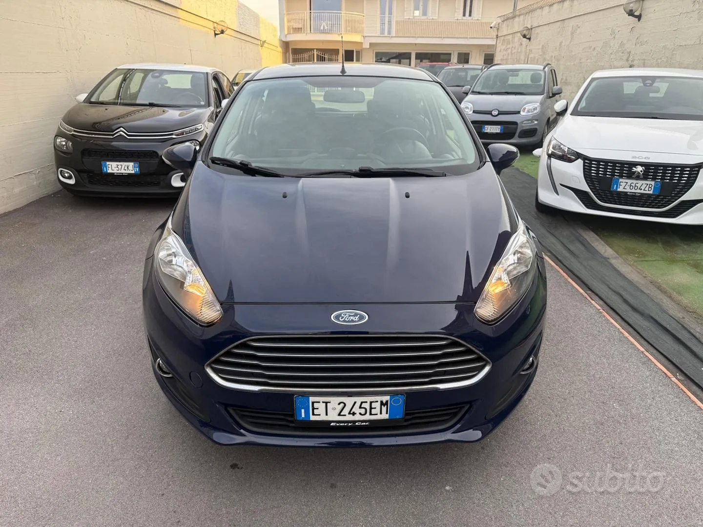 Ford Fiesta 2014 photo 2