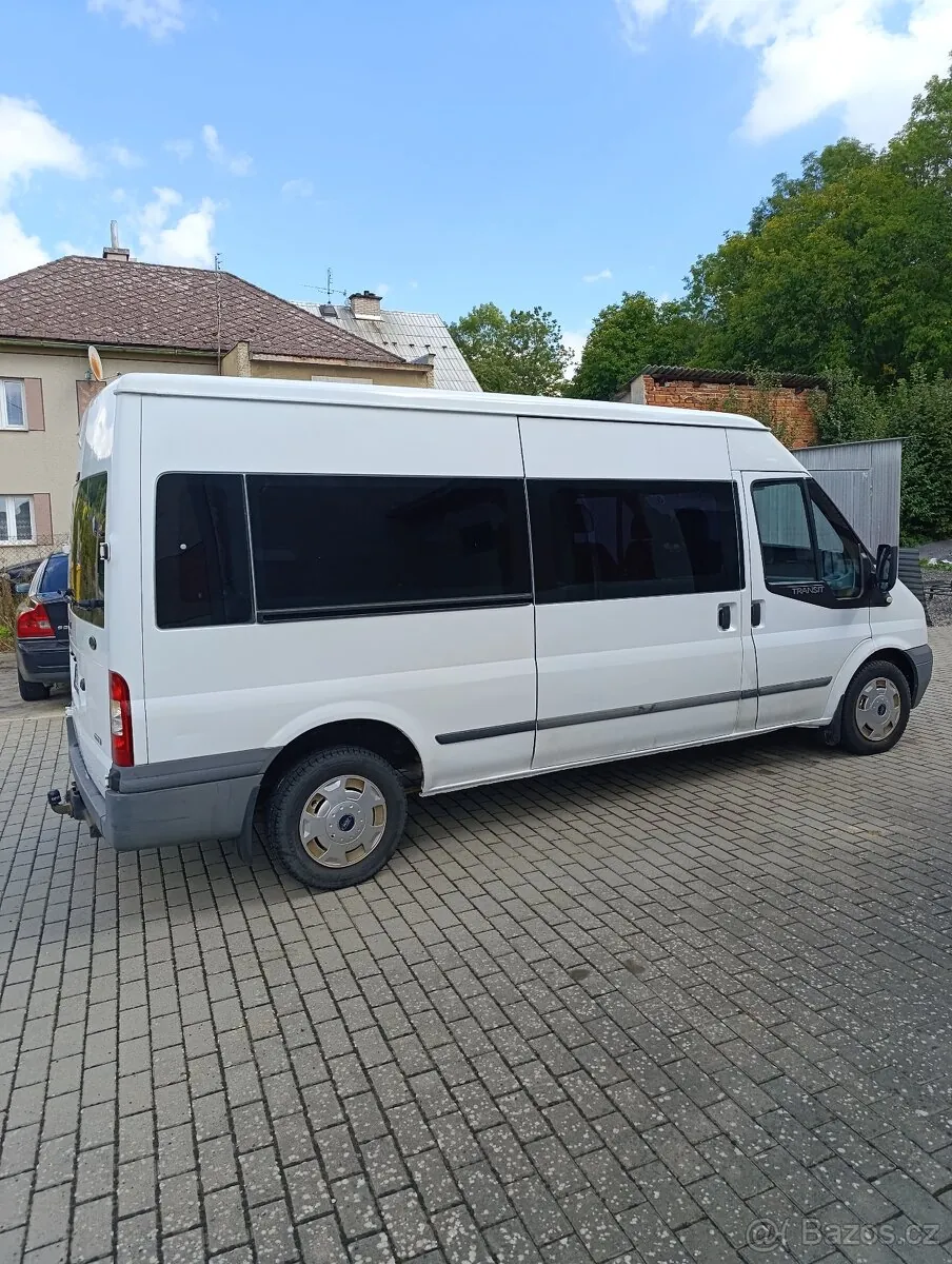 Ford Transit 2011 photo 4