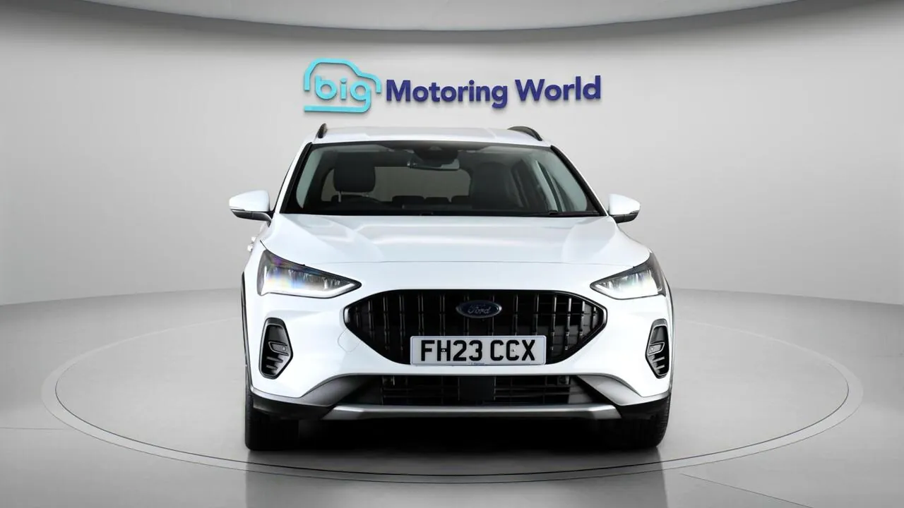 Ford Focus 2023 photo 3