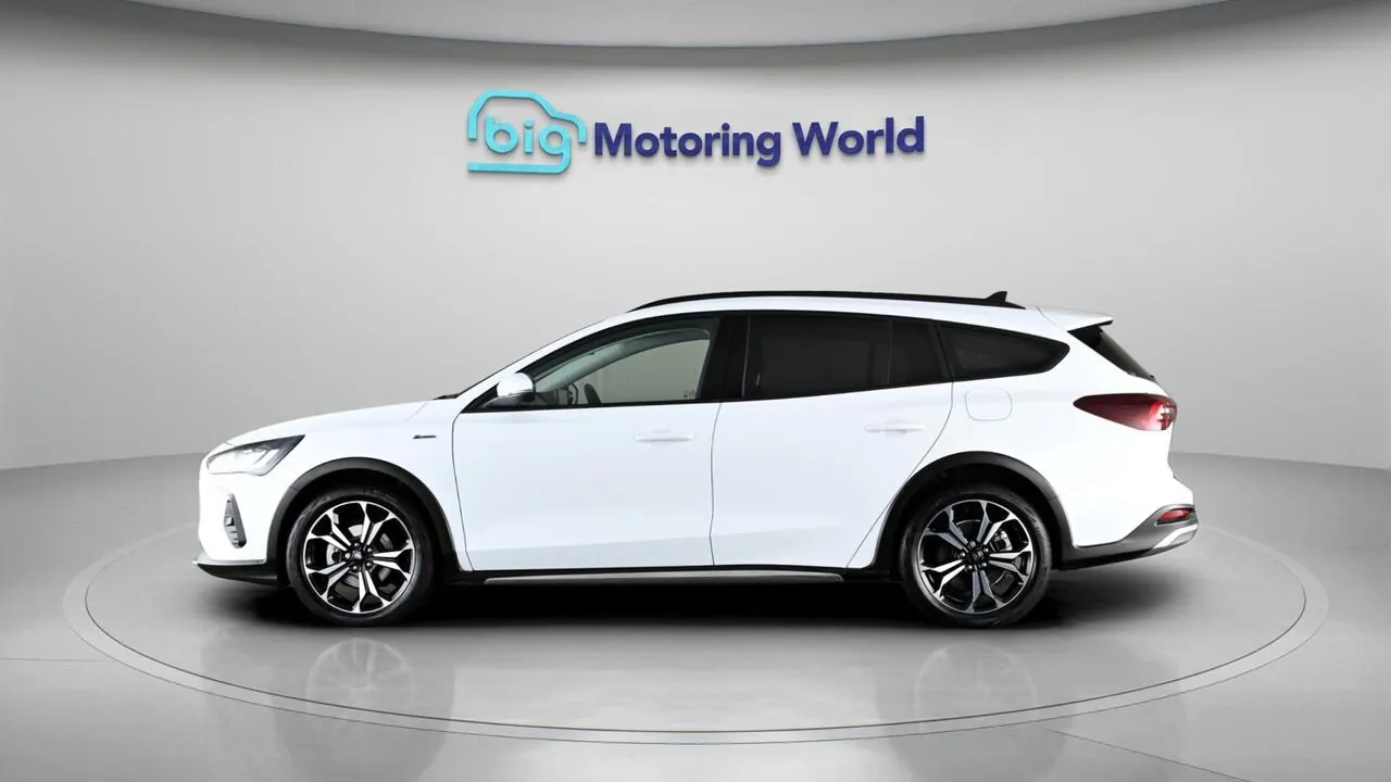 Ford Focus 2023 photo 5