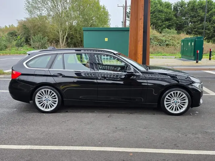 BMW 3 Series 2013 photo 2