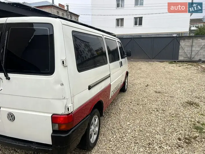 Volkswagen Caravelle 1993 photo 4