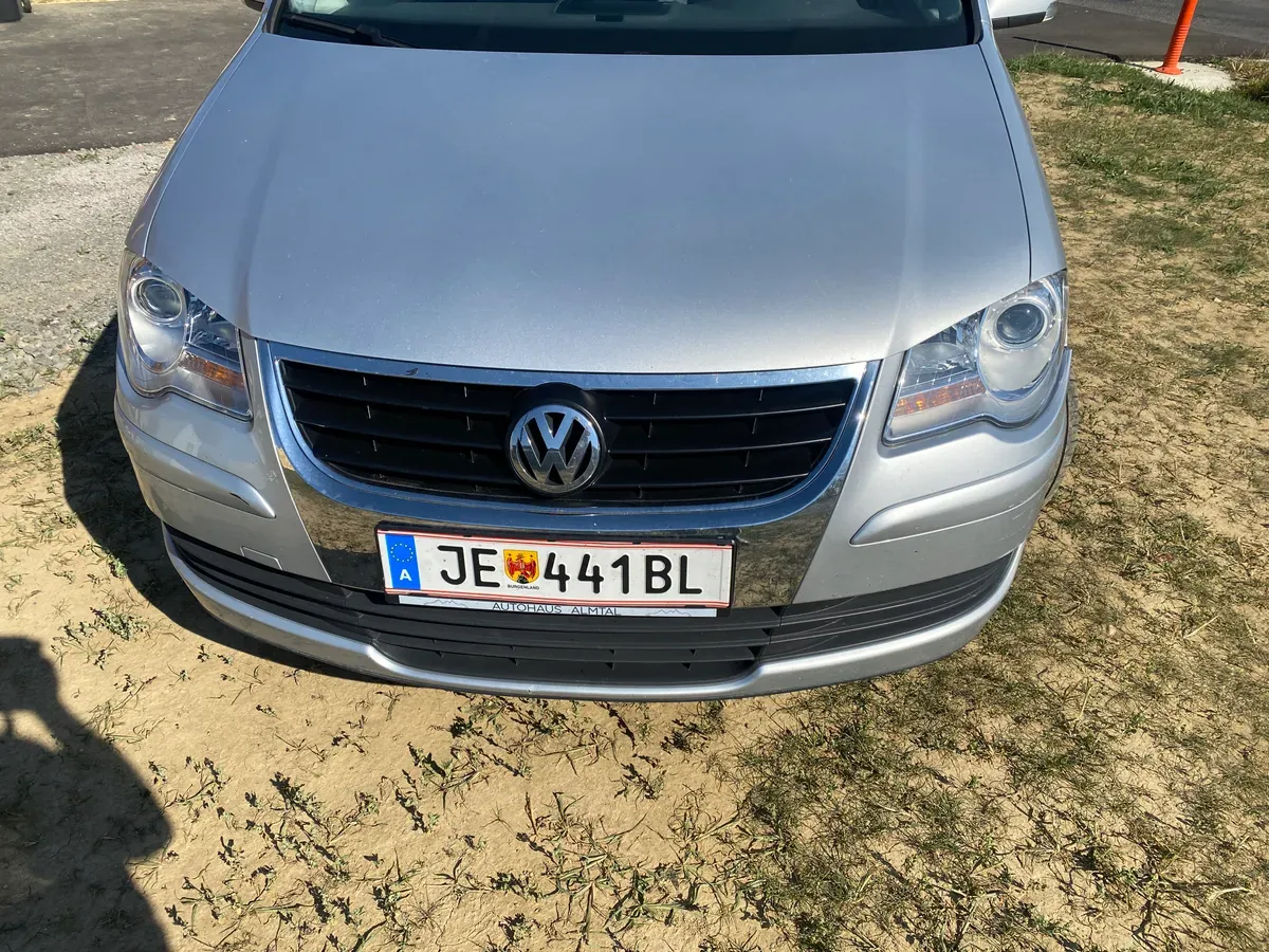 Volkswagen Touran 2007 photo 3