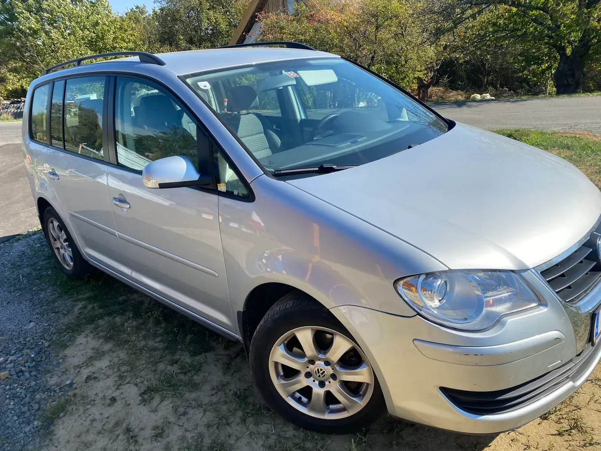 Volkswagen Touran 2007 photo 2