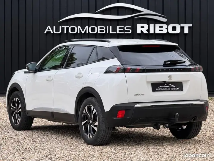 Peugeot 2008 2022 photo 4