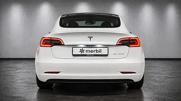 Tesla Model 3 2023 photo 5
