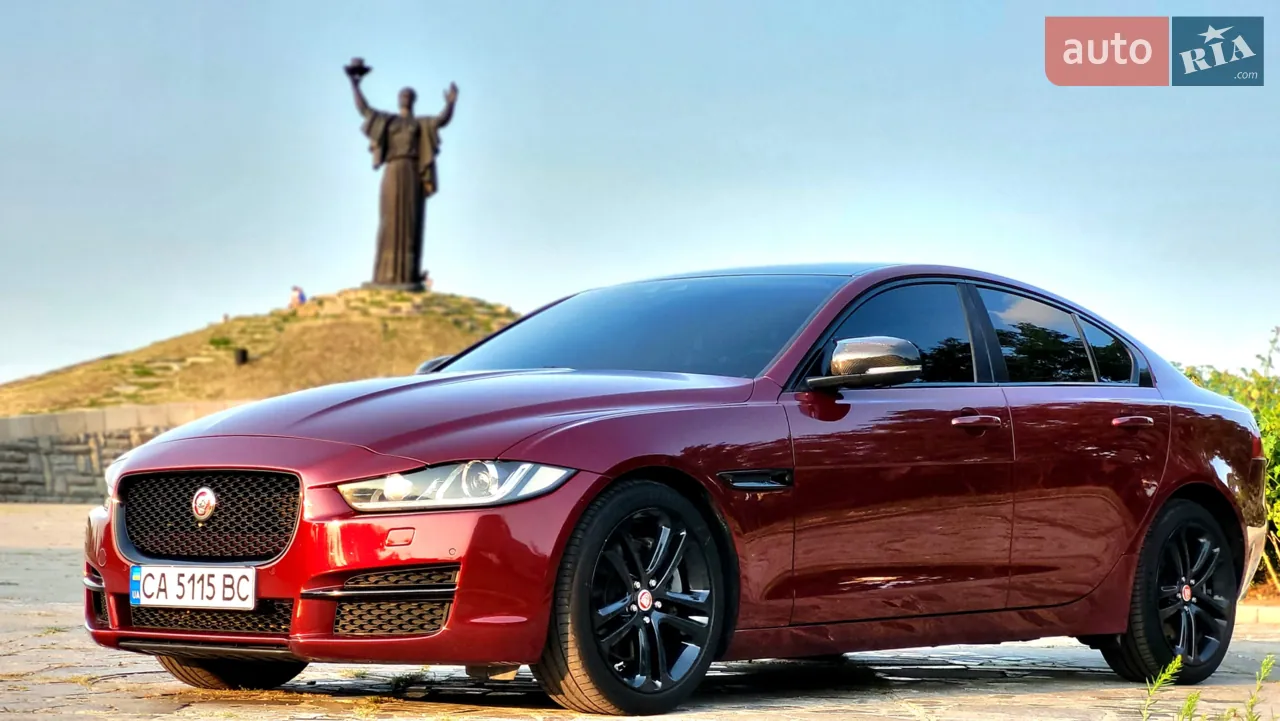 Jaguar Xe 2015 photo 4