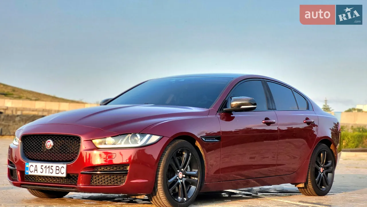 Jaguar Xe 2015 photo 2
