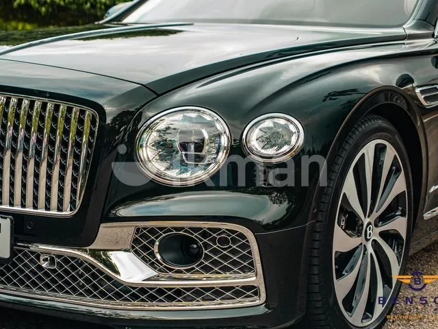Bentley Flying Spur 2024 photo 3