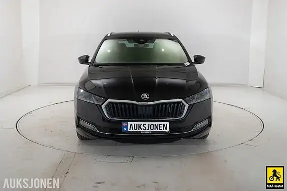 Skoda Octavia 2024 photo 2
