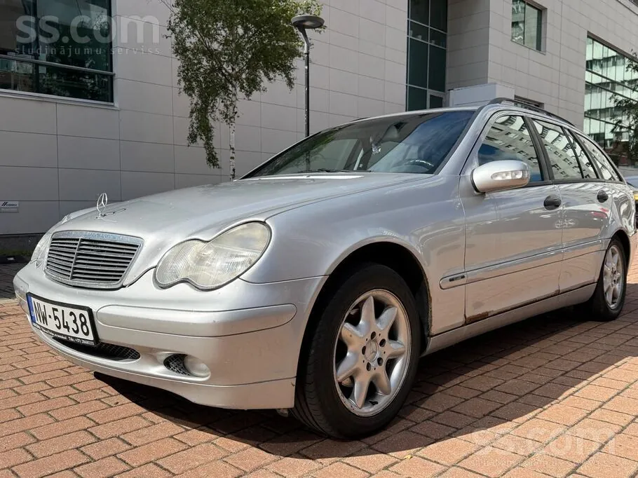 Mercedes-Benz C180 2002 photo 2