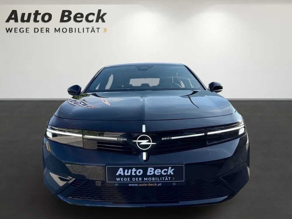 Opel Astra photo 2