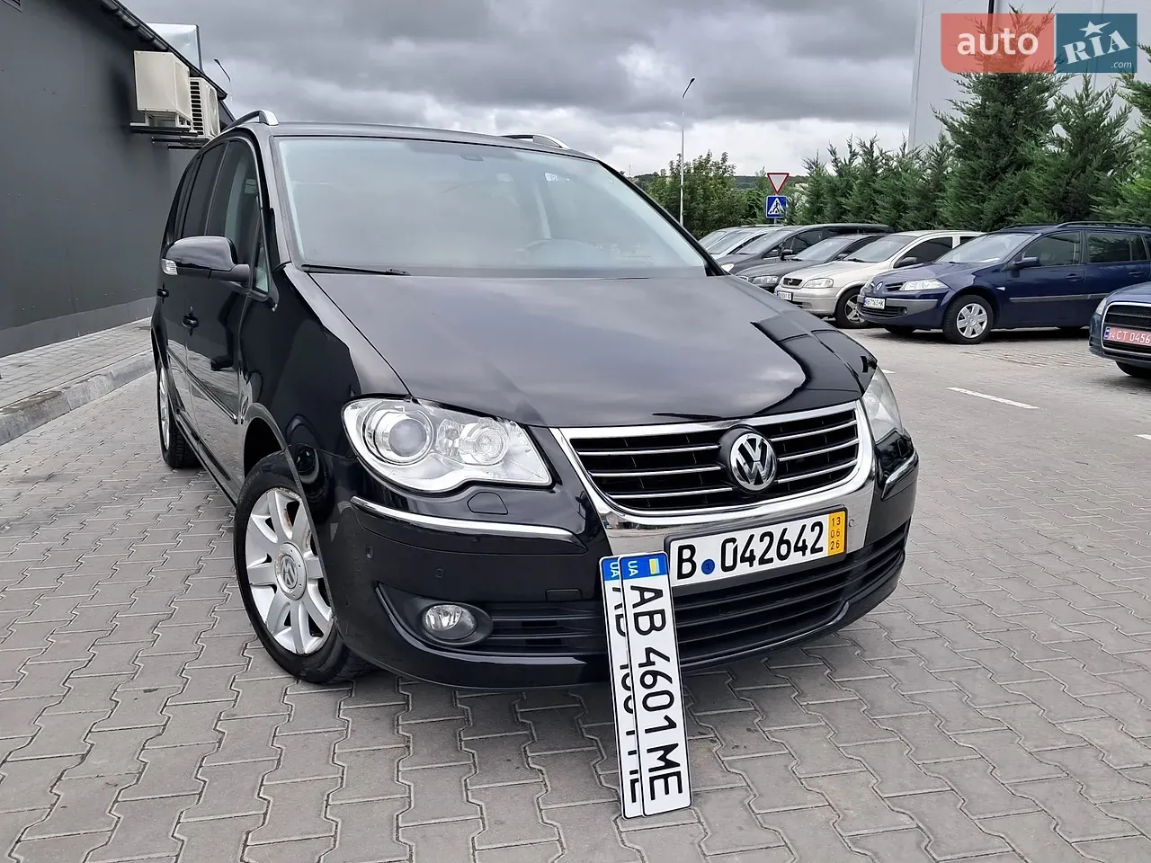 Volkswagen Touran 2008 photo 4