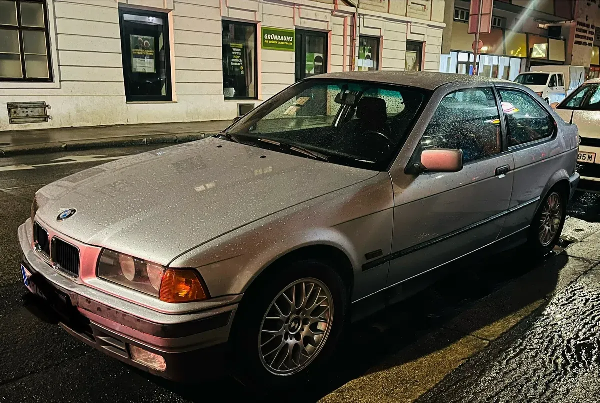 BMW 3 Series 1994 photo 2