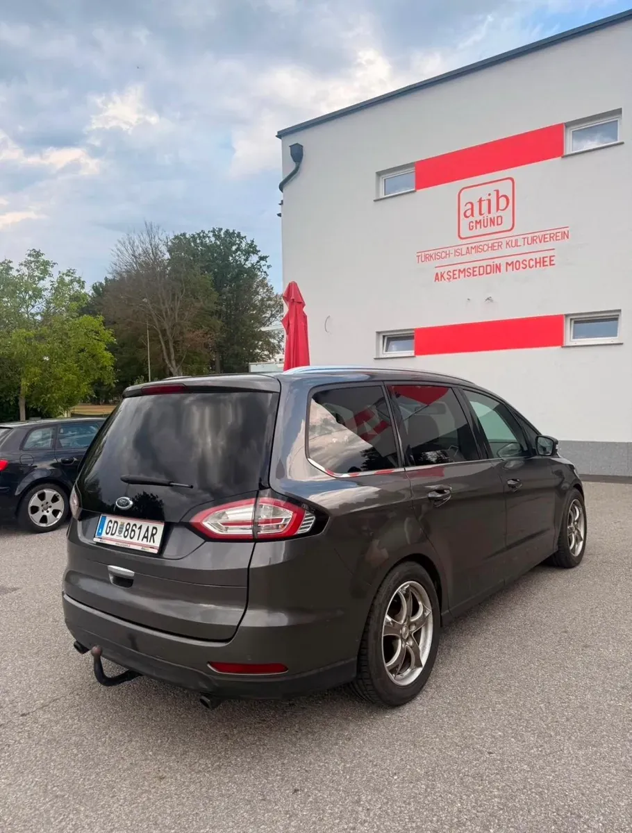 Ford Galaxy 2017 photo 3