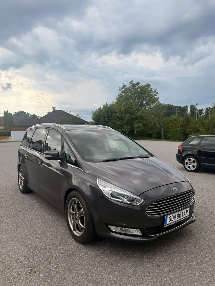 Ford Galaxy 2017 photo 2
