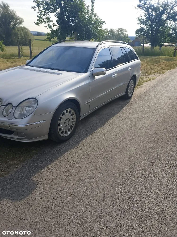 Mercedes-Benz E-Class 2003 photo 2