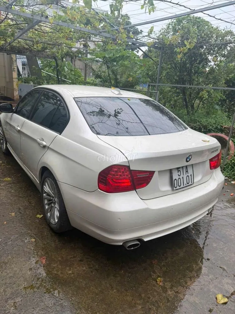 BMW 3 Series 2010 photo 4