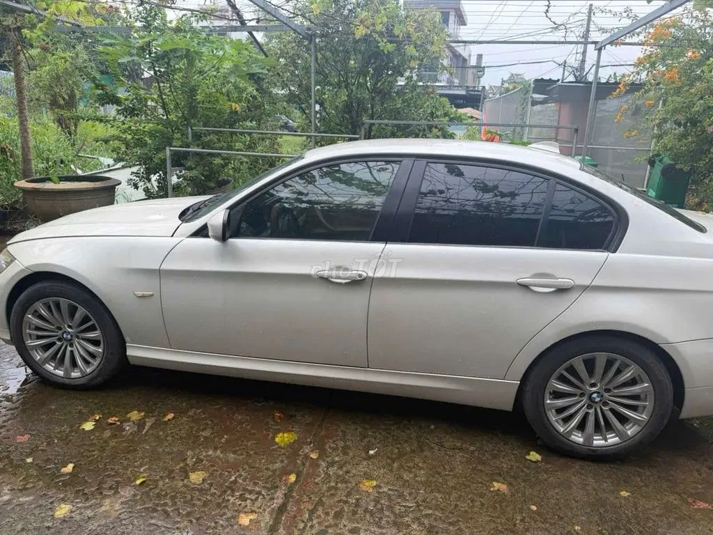 BMW 3 Series 2010 photo 5
