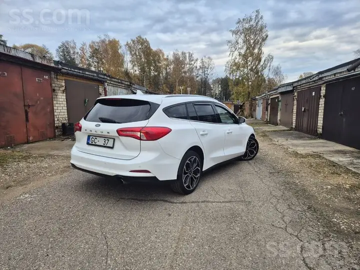 Ford Focus 2019 photo 2