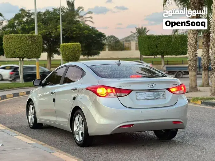 Hyundai Elantra 2012 photo 3