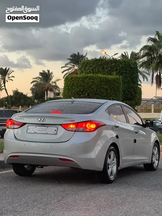 Hyundai Elantra 2012 photo 2