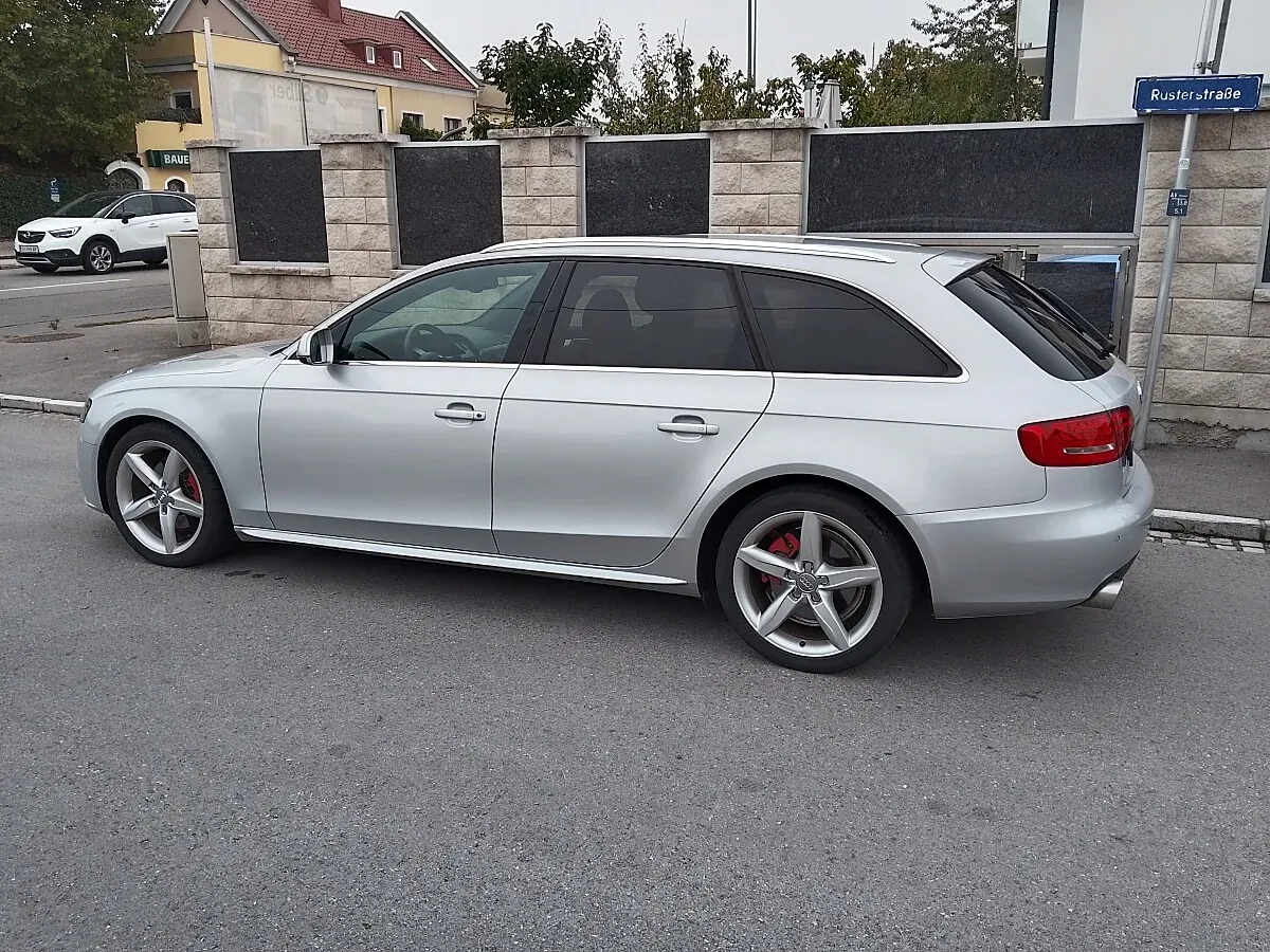 Audi A4 2009 photo 2