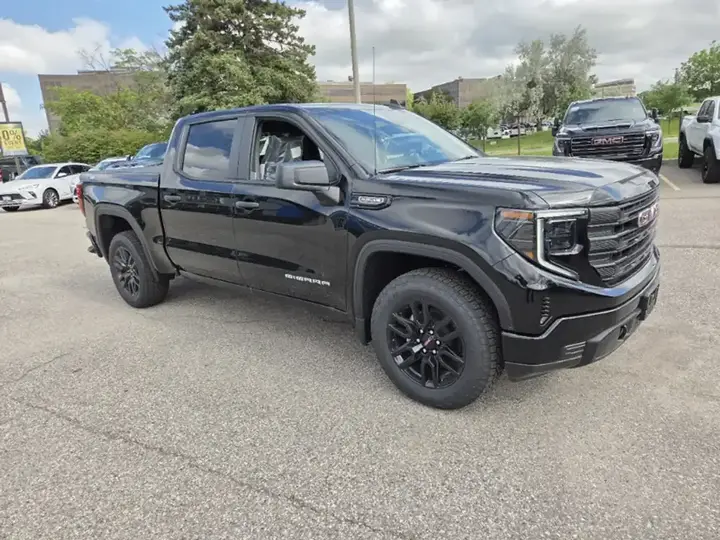 GMC Sierra 1500 2026 photo 3