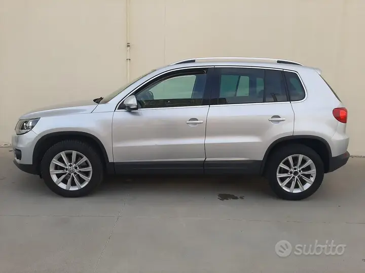 Volkswagen Tiguan 2012 photo 2