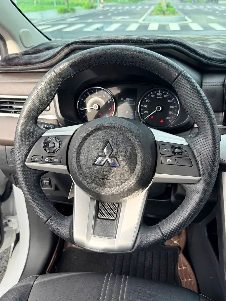 Mitsubishi Xpander 2024 photo 2