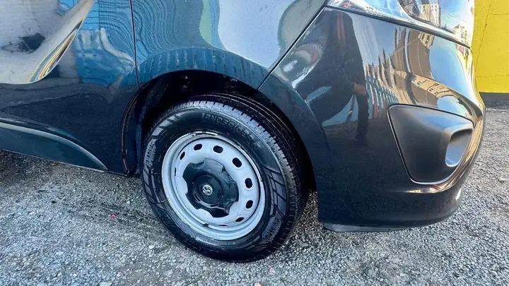 Vauxhall Vivaro 2016 photo 2