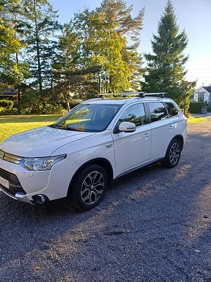 Mitsubishi Outlander 2015 photo 2