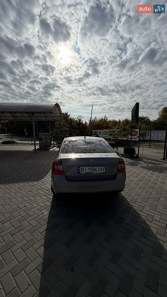 Skoda Rapid 2013 photo 5