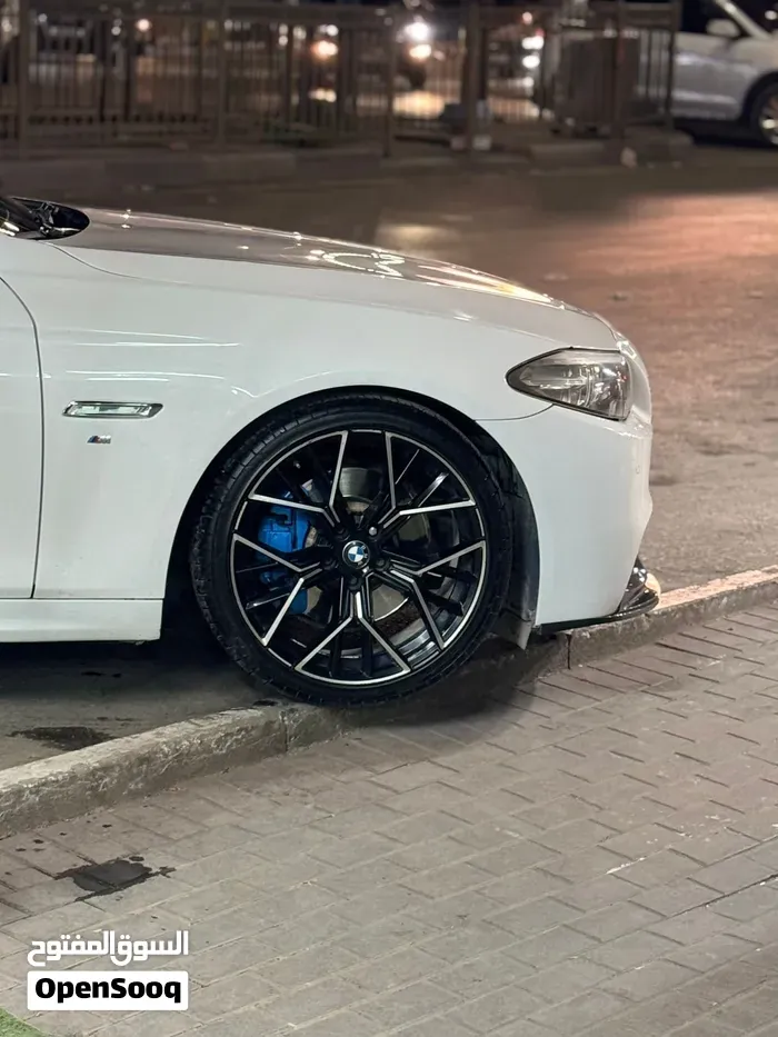 BMW 5 Series 2015 photo 2