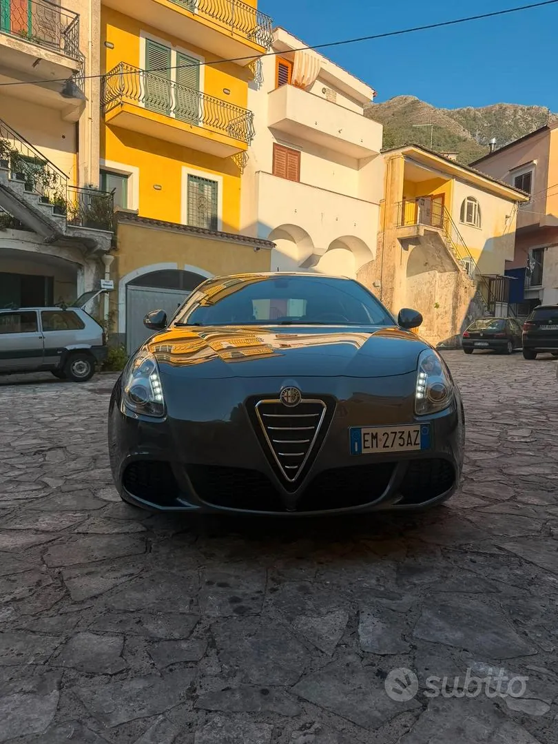 Alfa Romeo Giulietta 2012 photo 3