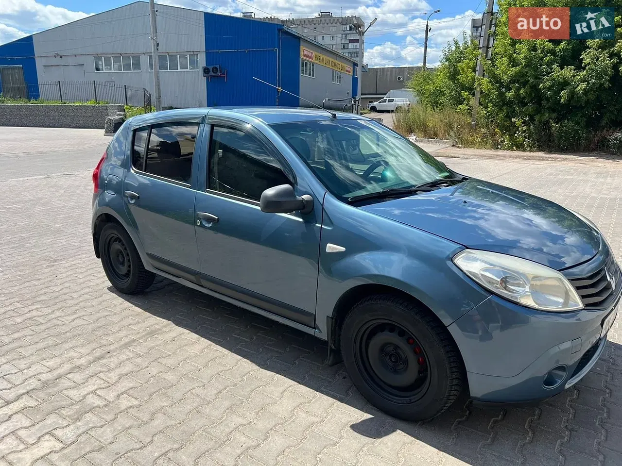 Renault Sandero 2011 photo 2
