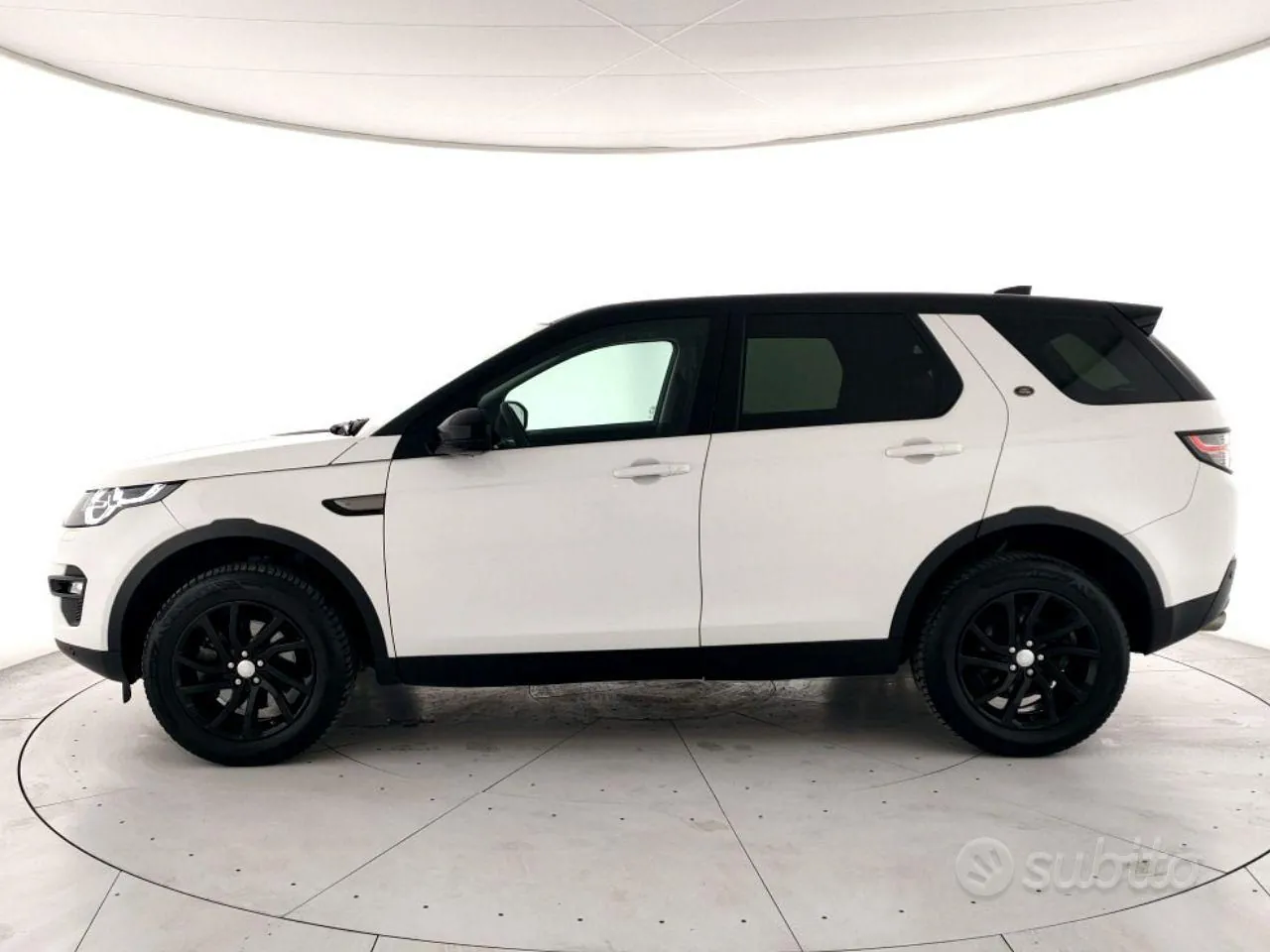 Land Rover Discovery Sport 2019 photo 2