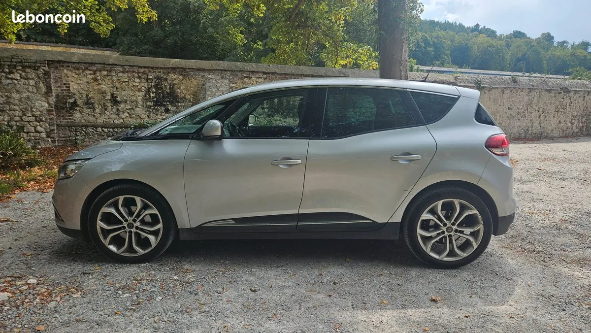 Renault Scenic 2019 photo 2