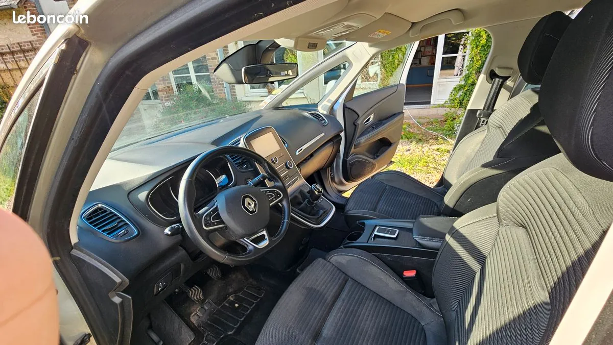 Renault Scenic 2019 photo 3