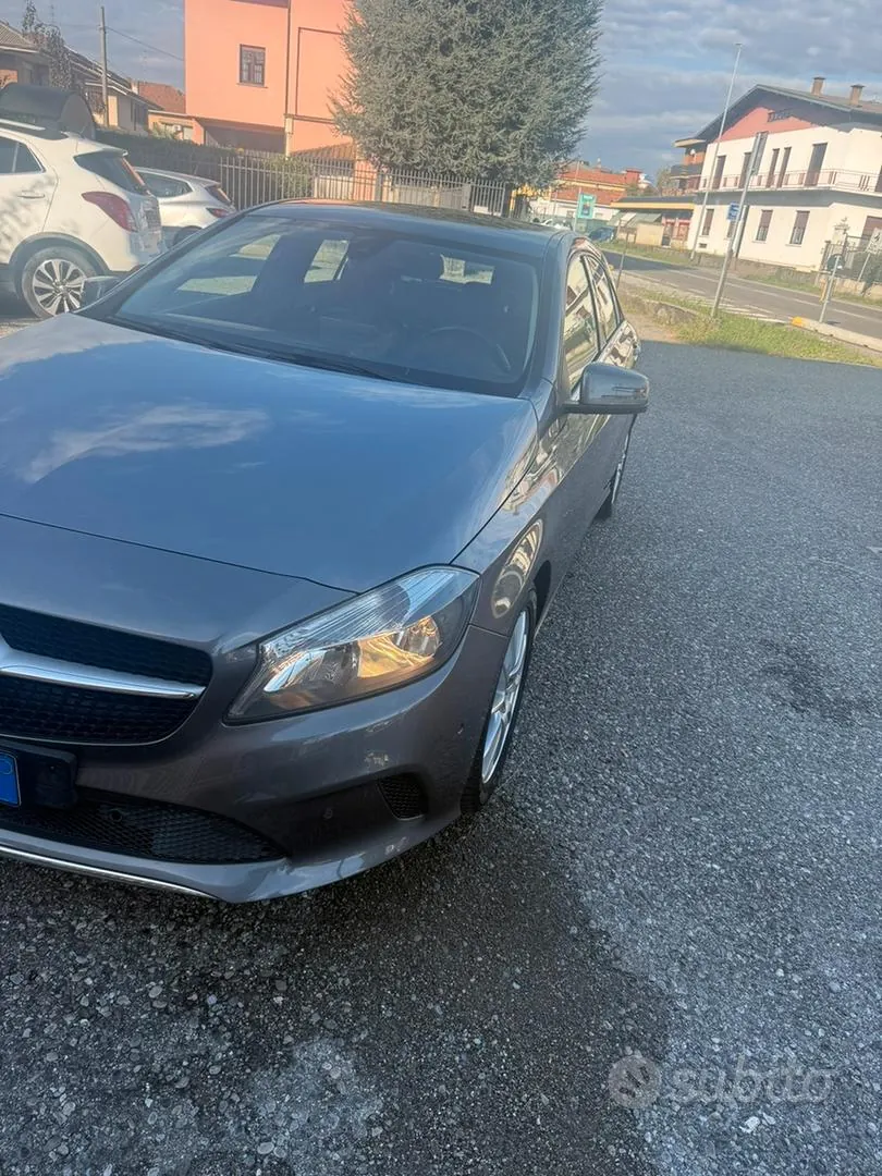Mercedes-Benz A180 2017 photo 4