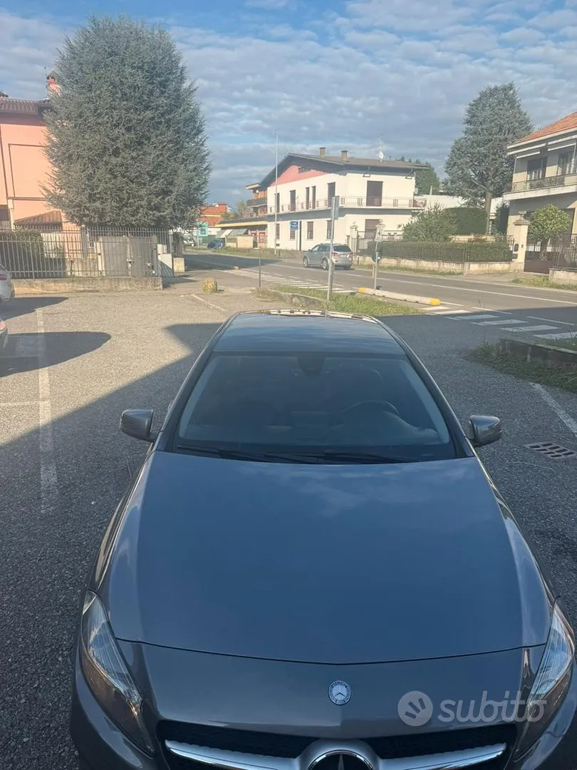 Mercedes-Benz A180 2017 photo 2