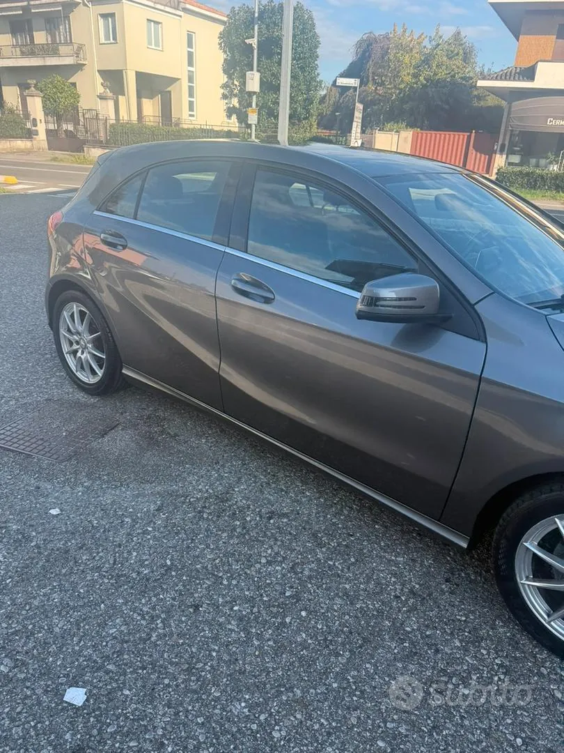 Mercedes-Benz A180