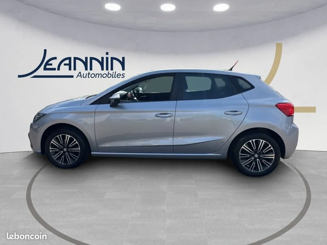Seat Ibiza 2023 photo 2