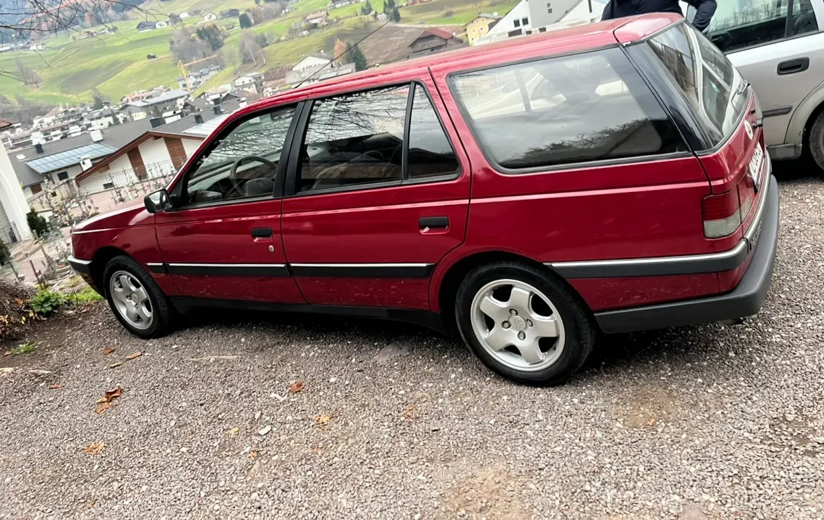 Peugeot 405 1990 photo 3