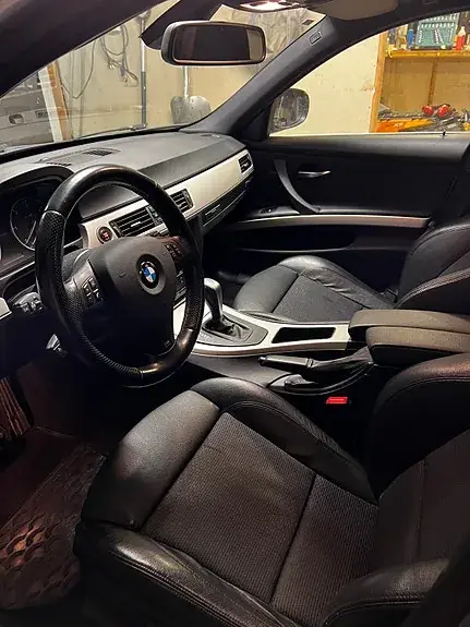 BMW 320D 2010 photo 5