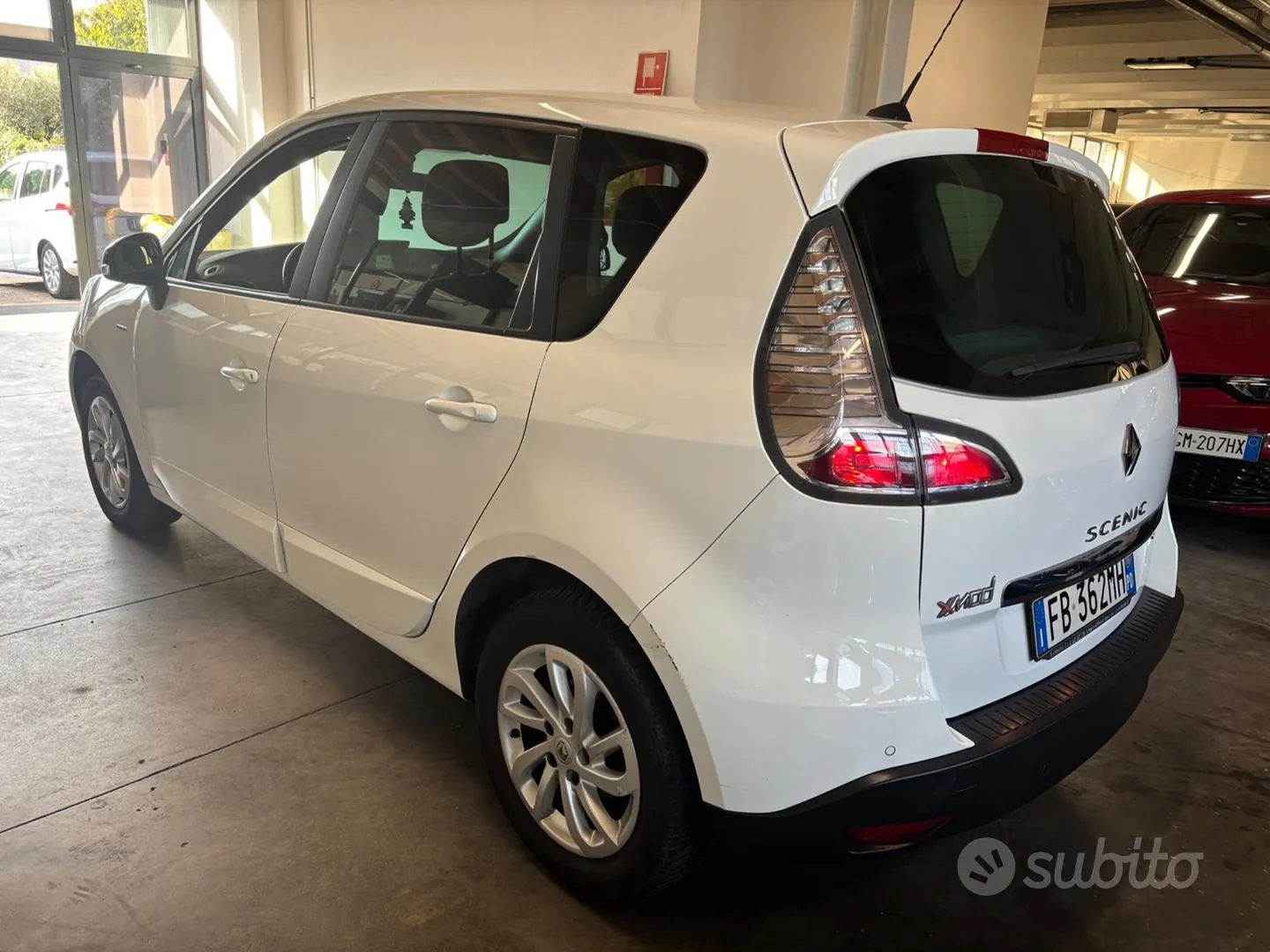 Renault Scenic 2015 photo 2