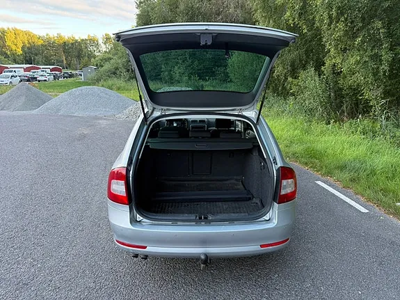 Skoda Octavia 2012 photo 4