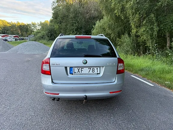 Skoda Octavia 2012 photo 3